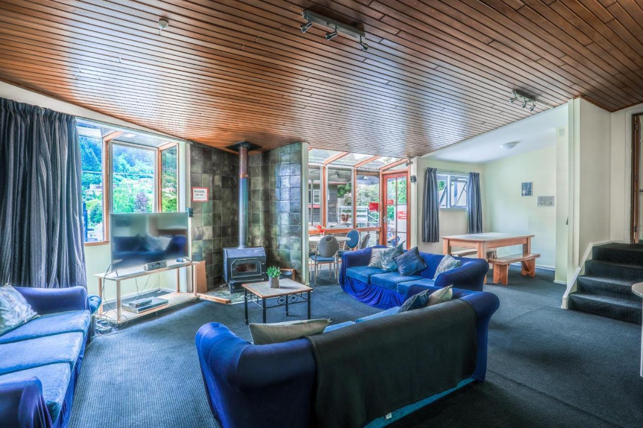 Aspen Lodge Backpackers ควีนส์ทาวน์ ภายนอก รูปภาพ