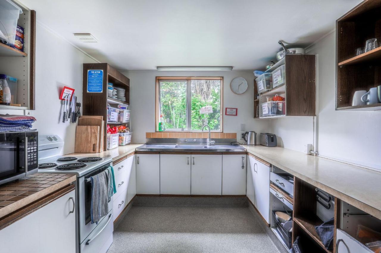 Aspen Lodge Backpackers ควีนส์ทาวน์ ภายนอก รูปภาพ