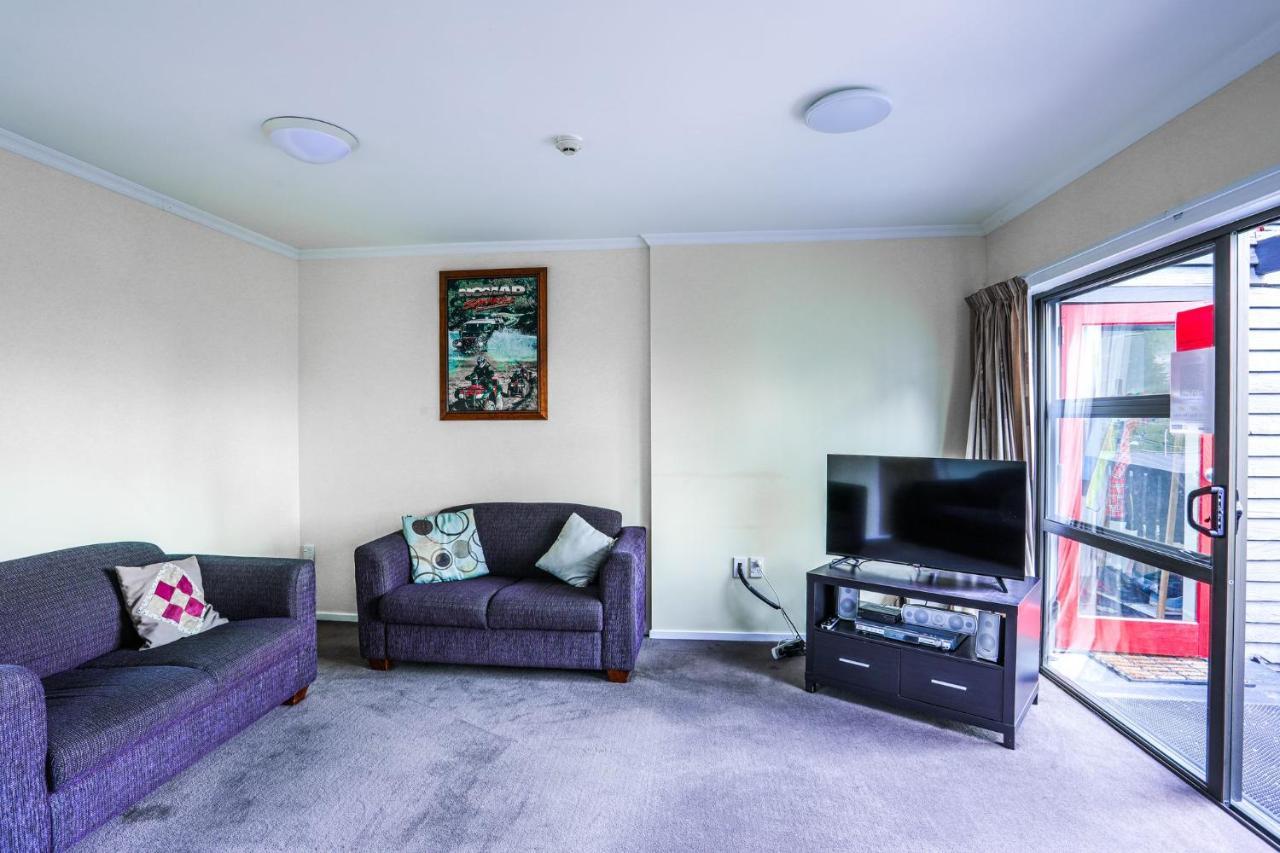Aspen Lodge Backpackers ควีนส์ทาวน์ ภายนอก รูปภาพ