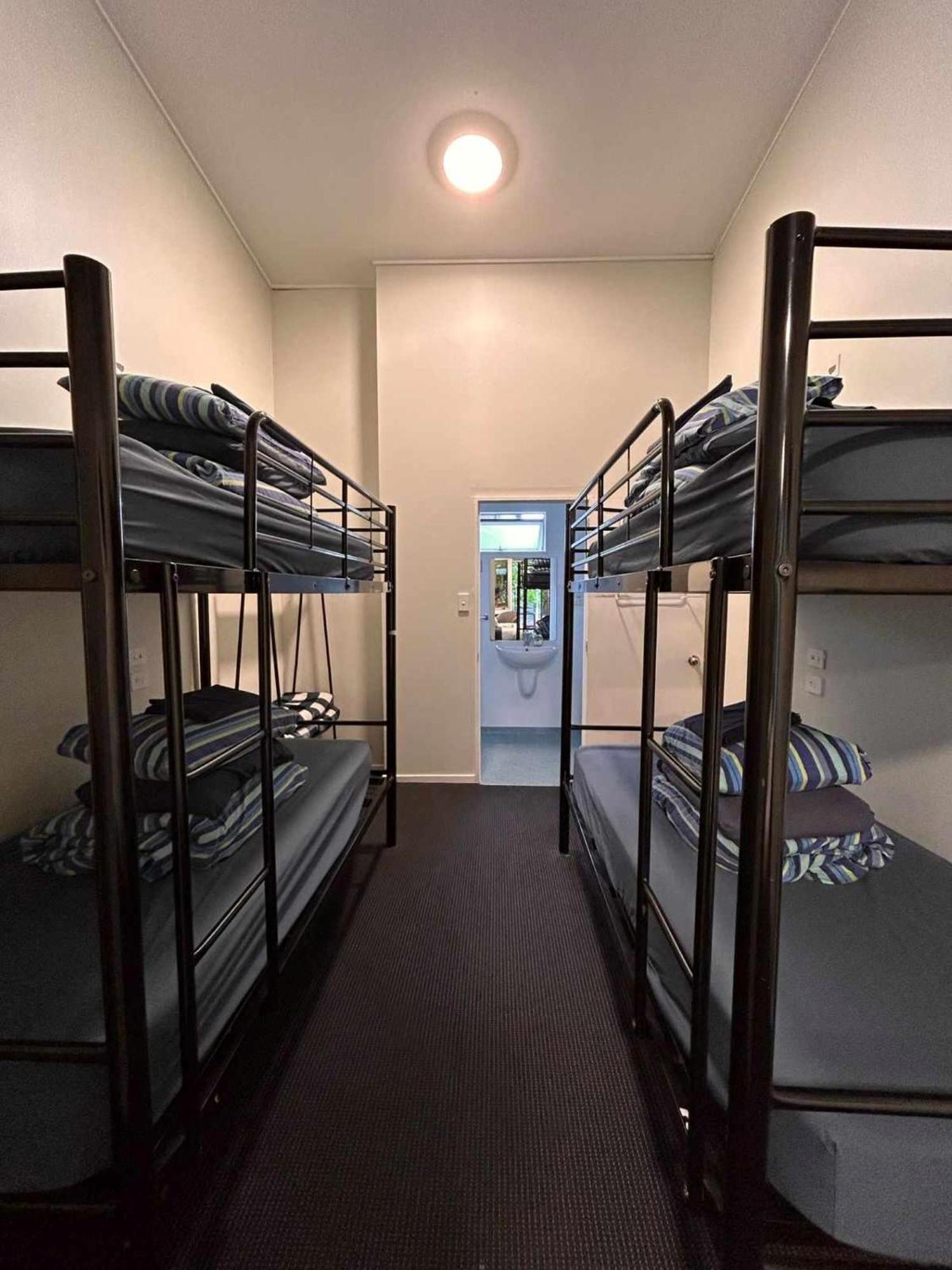 Aspen Lodge Backpackers ควีนส์ทาวน์ ภายนอก รูปภาพ