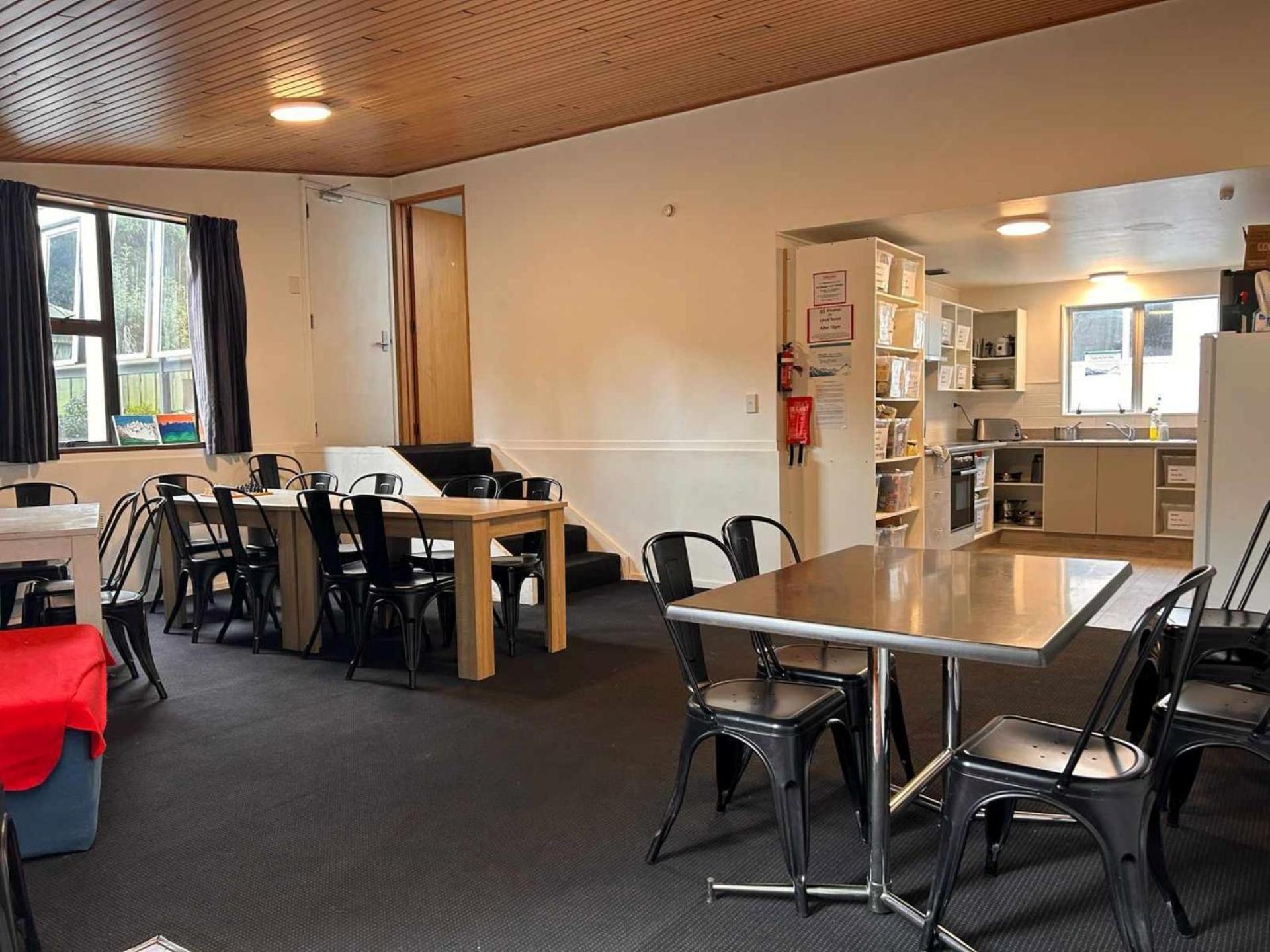 Aspen Lodge Backpackers ควีนส์ทาวน์ ภายนอก รูปภาพ