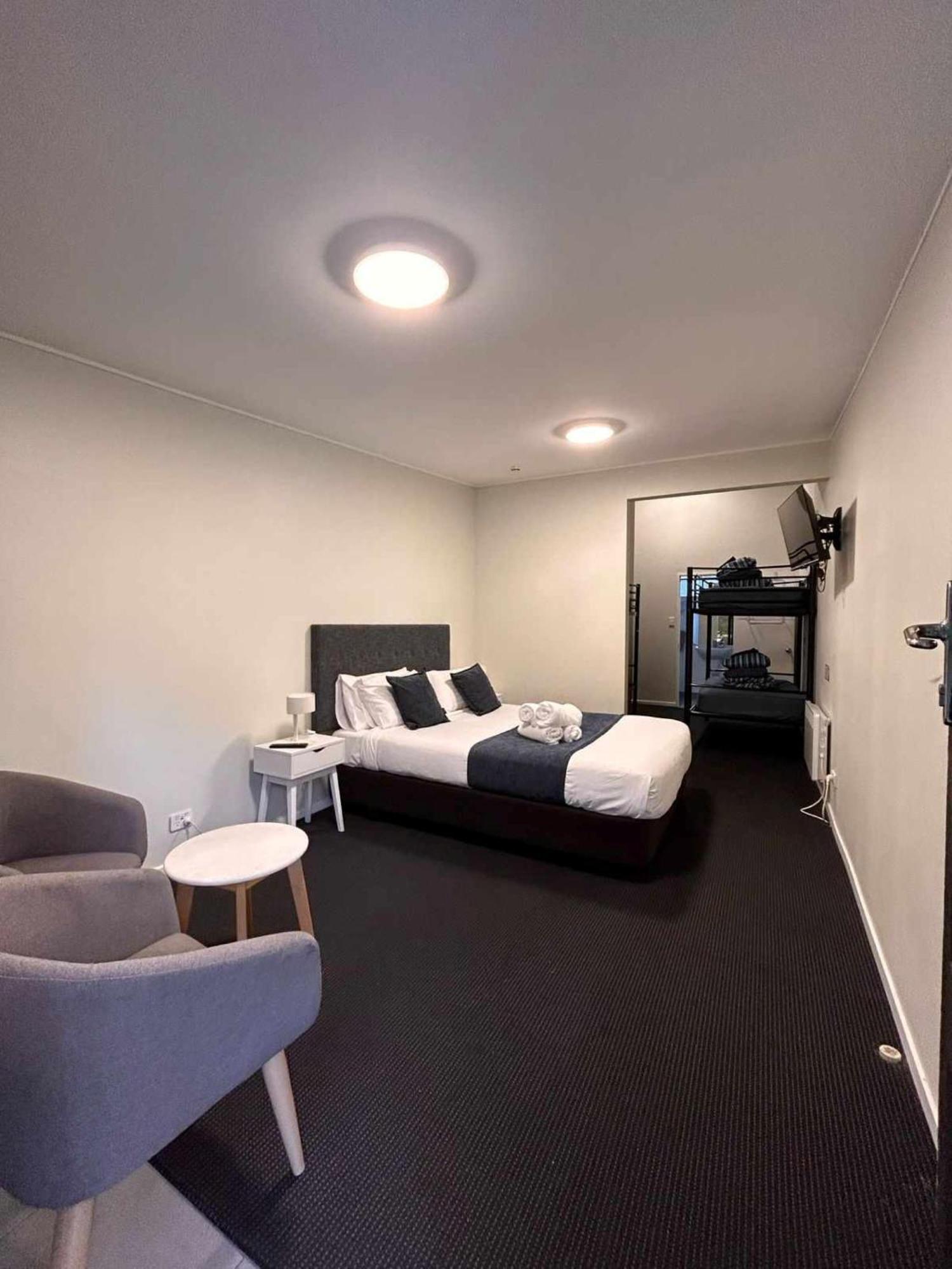 Aspen Lodge Backpackers ควีนส์ทาวน์ ภายนอก รูปภาพ