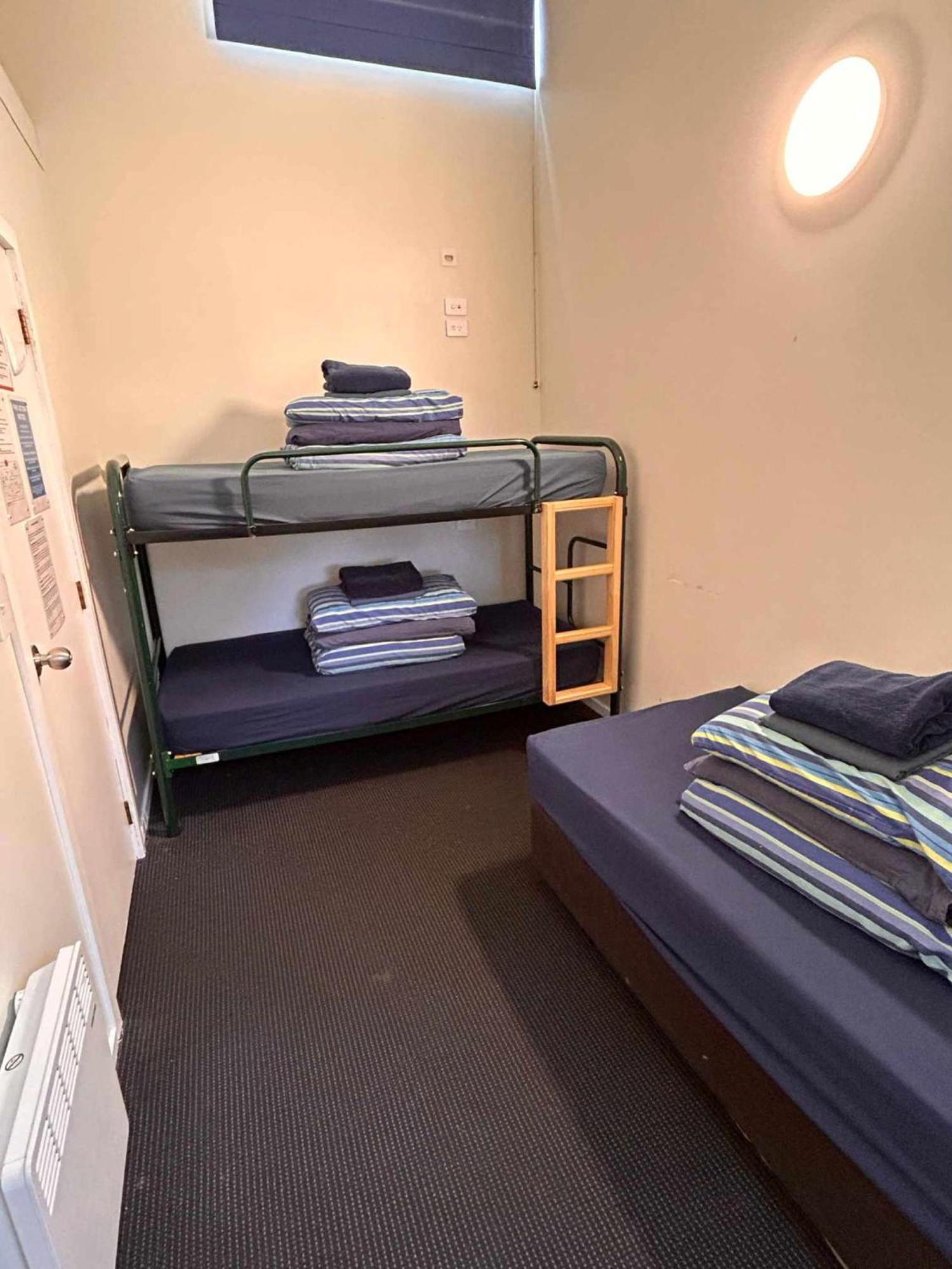 Aspen Lodge Backpackers ควีนส์ทาวน์ ภายนอก รูปภาพ