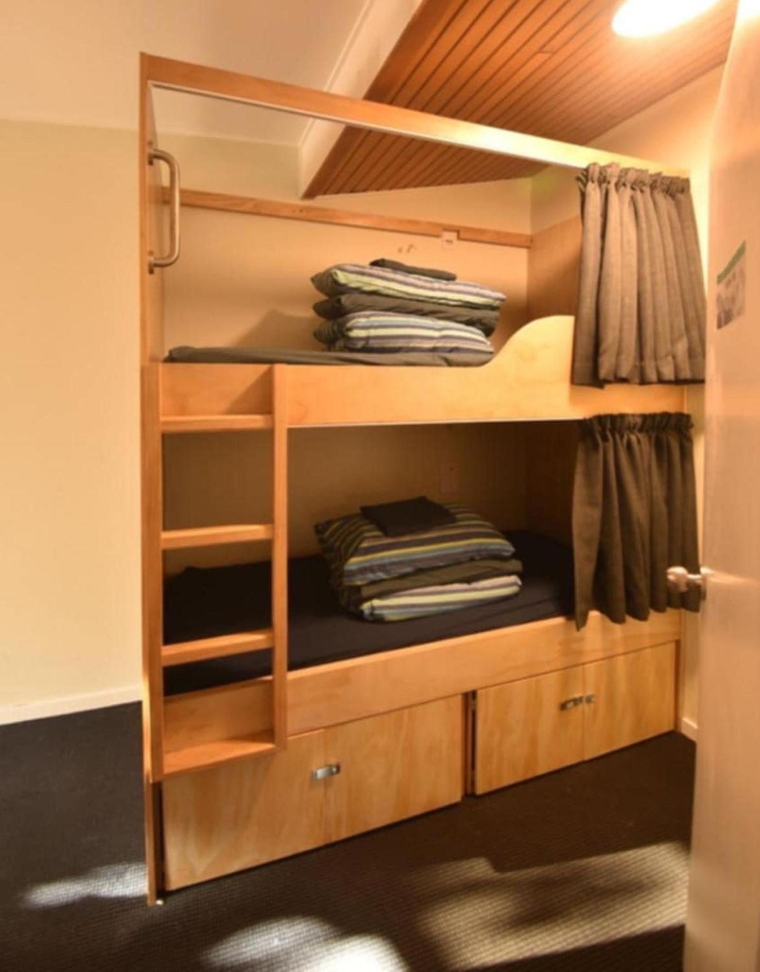 Aspen Lodge Backpackers ควีนส์ทาวน์ ภายนอก รูปภาพ